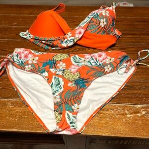 Size 3x Bikini. Very cute.  Purchased thru SHEIN but it seems of decent quality